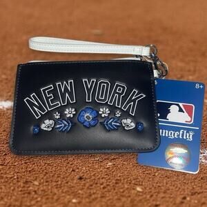 Loungefly MLB New York Yankees Floral Embroidered Wristlet Card Holder Clutch